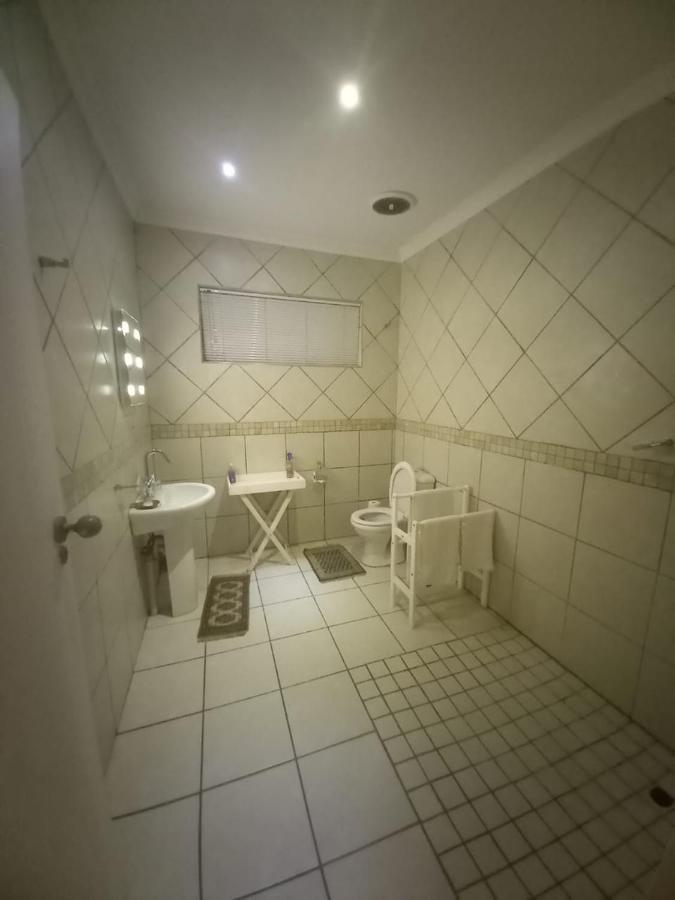 Michael-Angelo Guest House بوتشيفستروم المظهر الخارجي الصورة